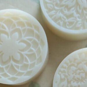 Sabonetes de lavanda com extrato de aloe vera e manteiga de karité. Base glicerinada 100% vegetal