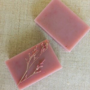 Sabonete glicerinado com óleo de semente de uvas, extrato seco de uva e fragrância de ervas de provence