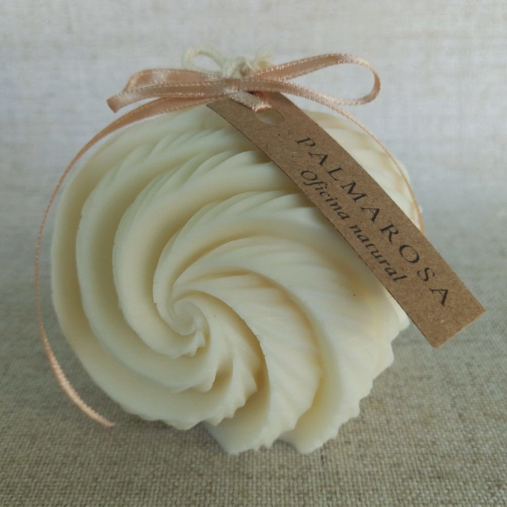 Vela aromática espiral em cera vegetal com pavio de algodão