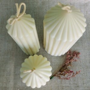 Trio de Velas Pilar Caneladas – Cera Vegetal & Pavio de Algodão